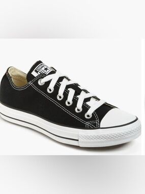 Converse Chuck Taylor All Star Low Top Sneaker - NEW